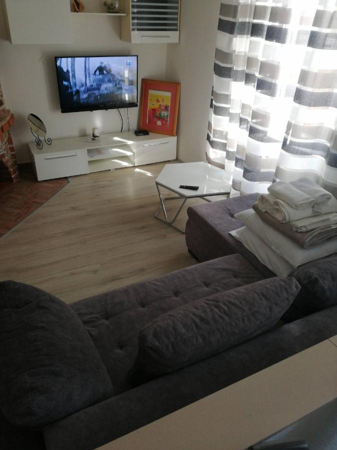 Centar Njivice Apartment ภายนอก รูปภาพ