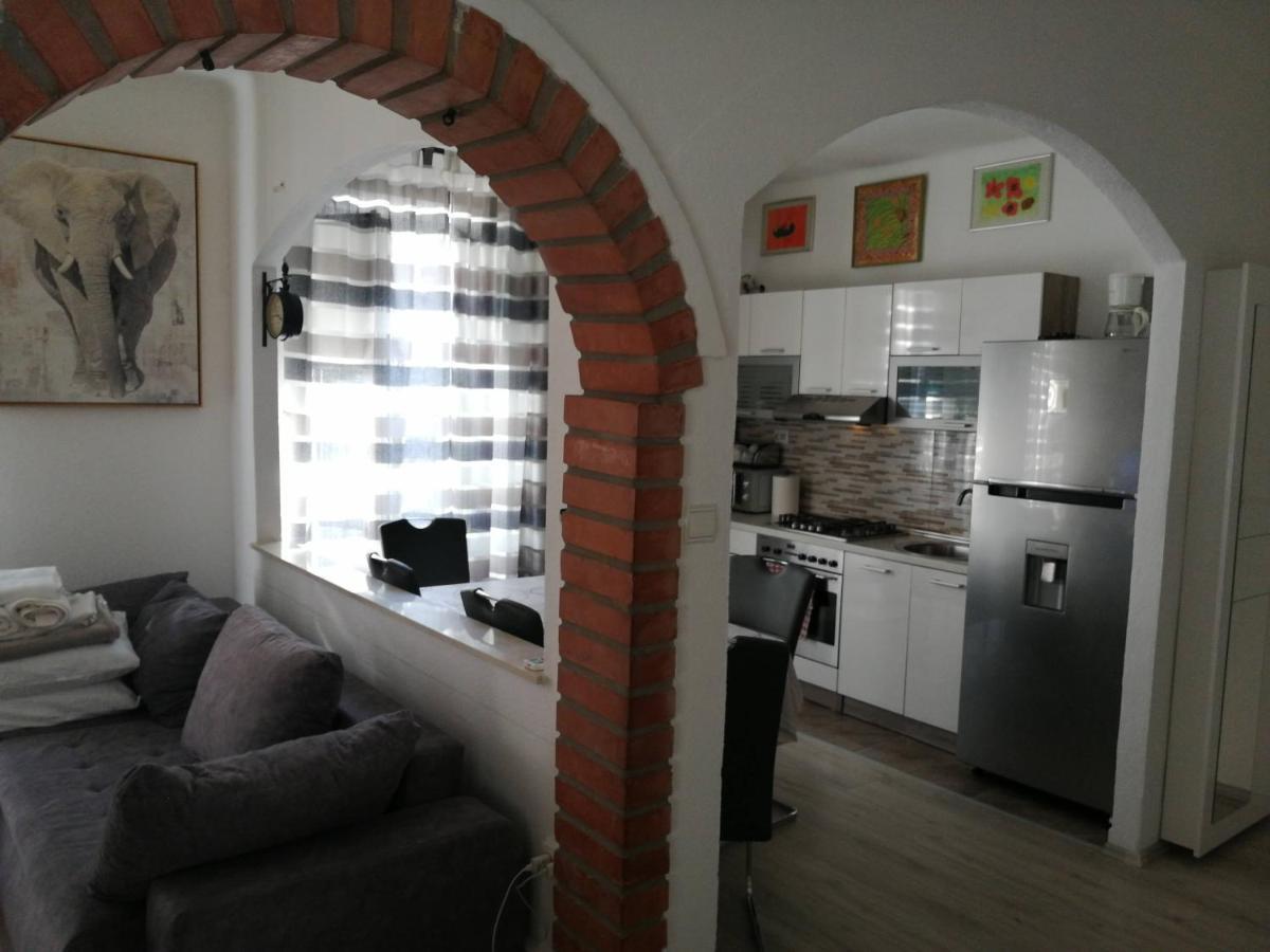 Centar Njivice Apartment ภายนอก รูปภาพ