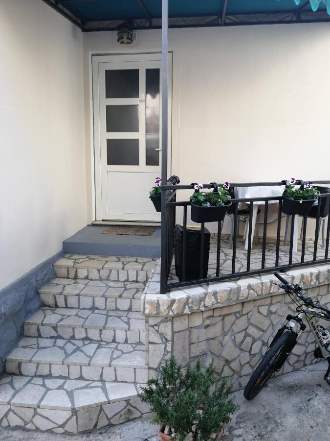 Centar Njivice Apartment ภายนอก รูปภาพ